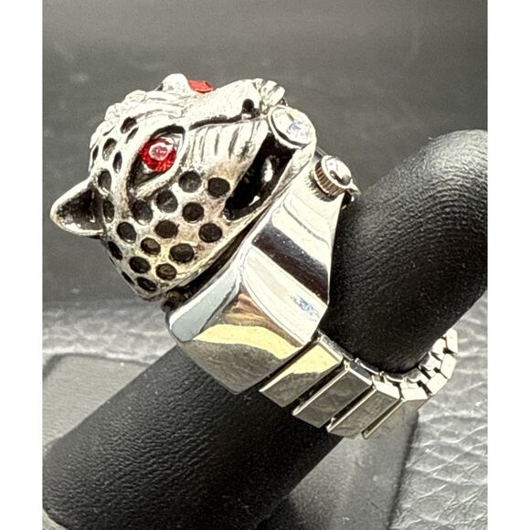 Strada Ring Watch Leopard Cheetah Head Red Crystal Eyes Stretch Band Size 5.5-7 - Picture 1 of 9